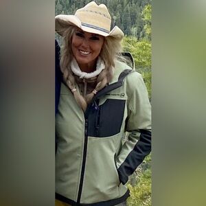 Free Country Women’s S Black /light green front Zip Pockets Hooded Fleece Lined